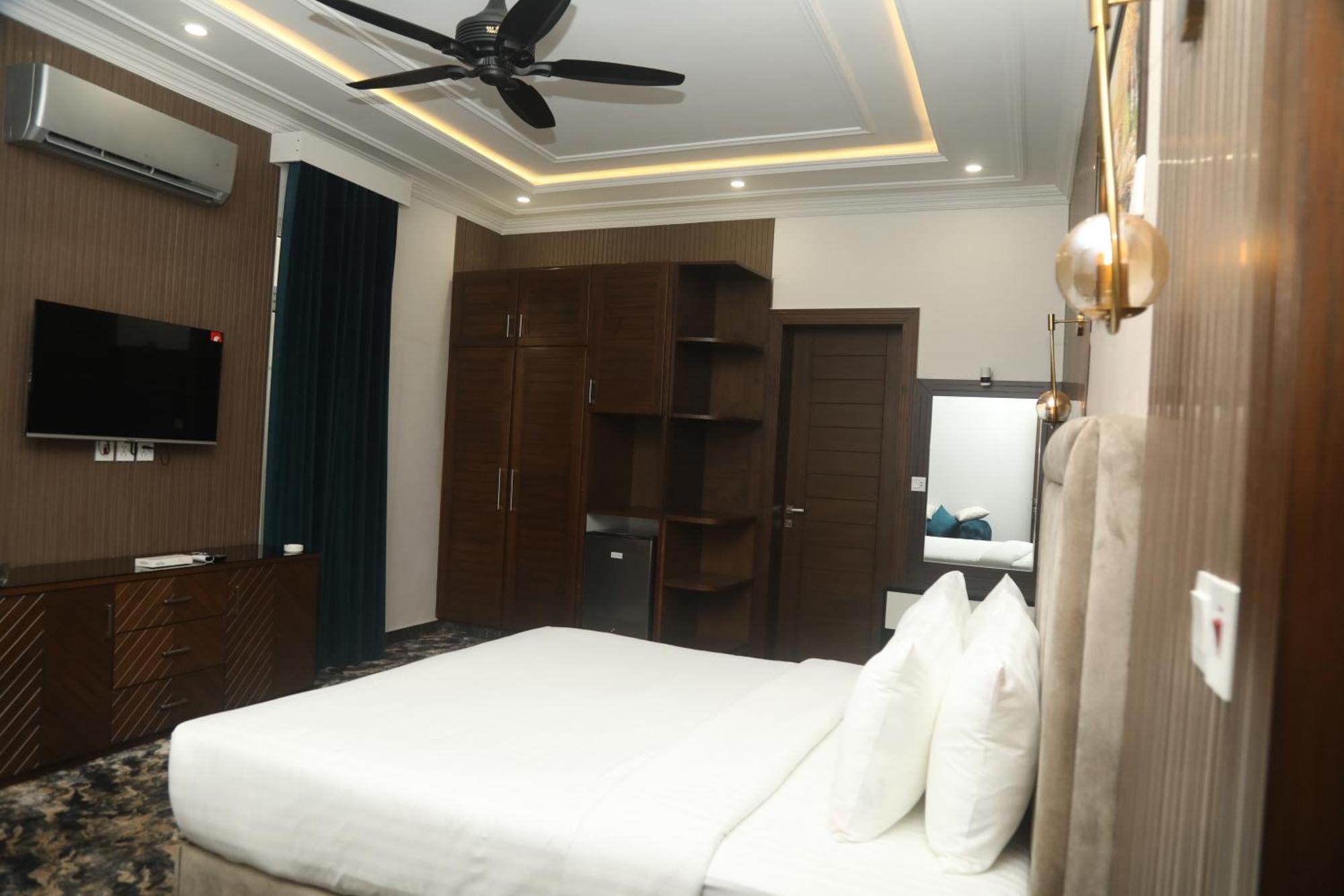 Swarg Hotel Sahiwal Exteriér fotografie